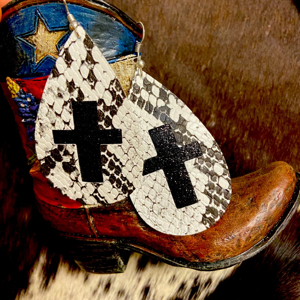 🌵Western Snake Skin with cross earrings